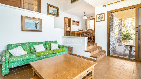 Villa à vendre à Sa Riera avec vue sur la mer