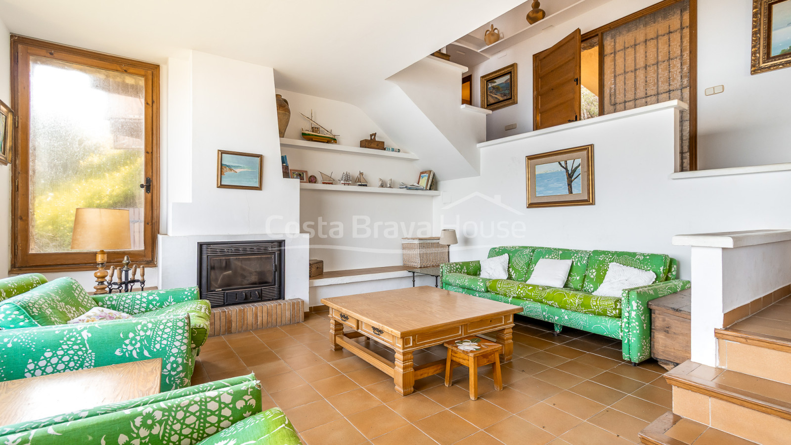 Villa en venta en Sa Riera con vistas al mar