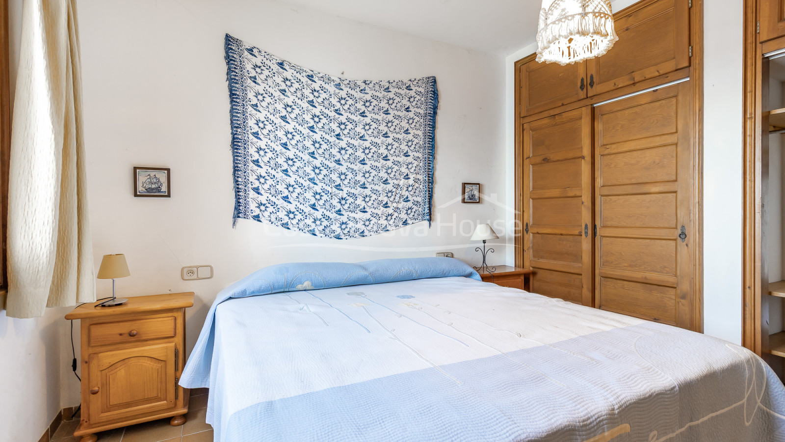 Villa en venta en Sa Riera con vistas al mar