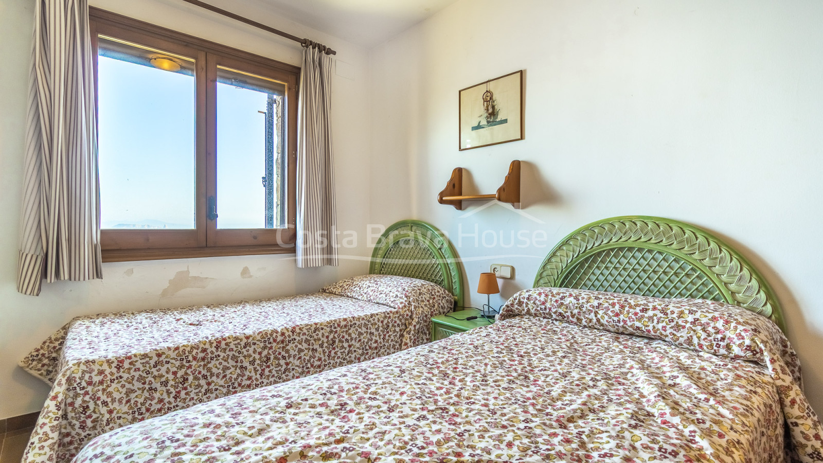 Villa en venta en Sa Riera con vistas al mar