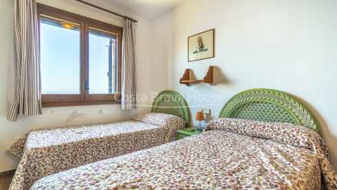 Villa en venta en Sa Riera con vistas al mar