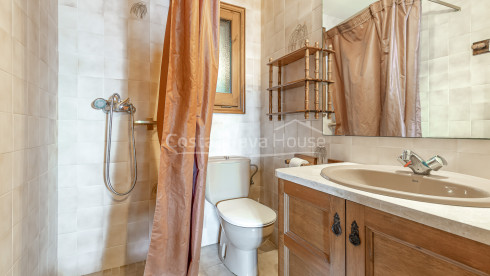 Villa en venta en Sa Riera con vistas al mar