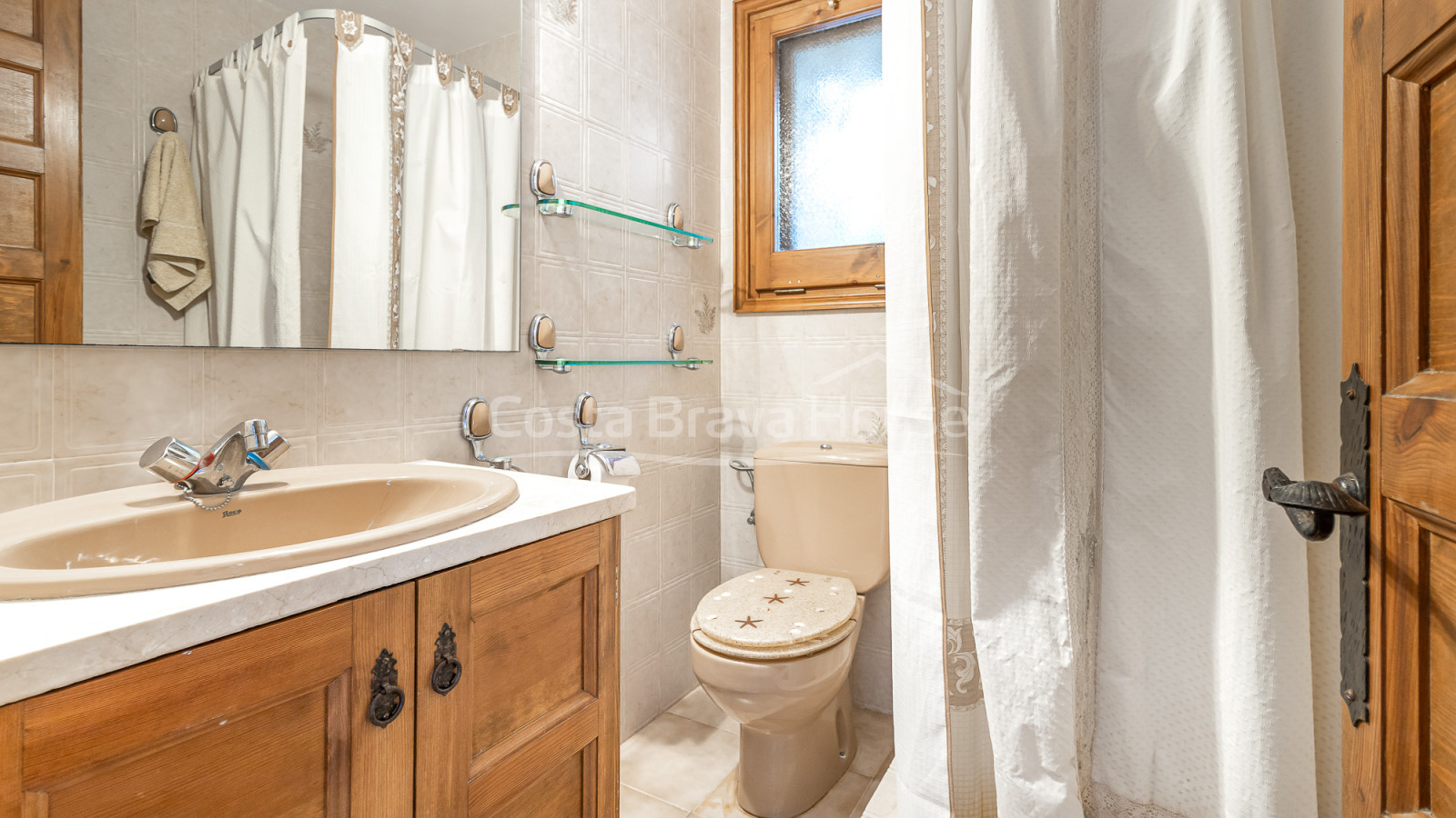 Villa for sale in Sa Riera with sea views