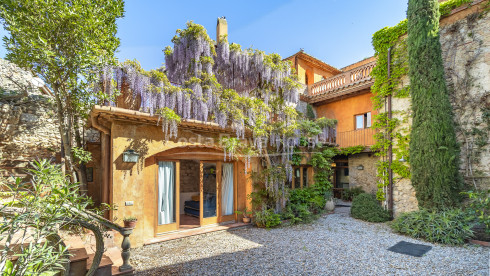 Rustic stone house in Ullà