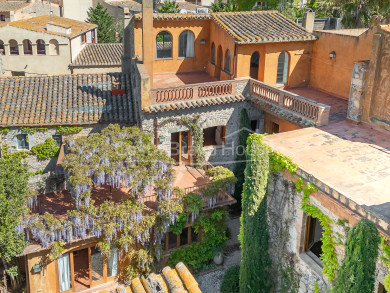 Casa de pedra rehabilitada amb encant en venda al centre històric d’Ullà, Baix Empordà
