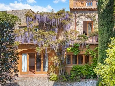 Charming renovated stone house for sale in the historic center of Ullà, Baix Empordà