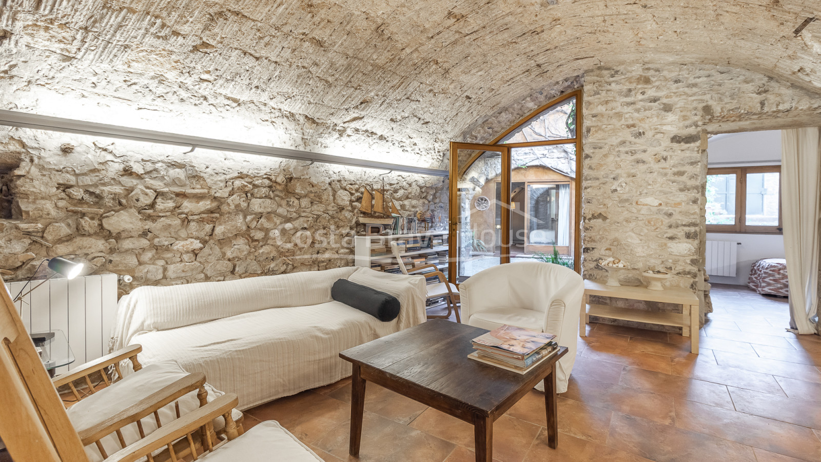 Casa rústica de pedra a Ullà