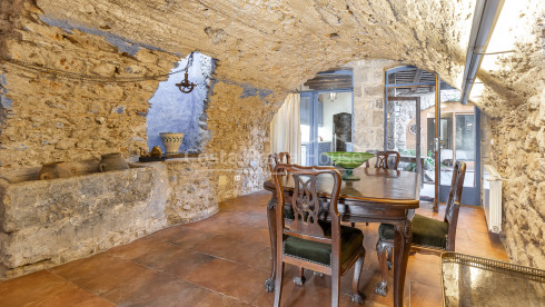 Casa rústica de pedra a Ullà
