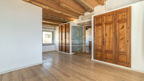 Maison rustique en pierre à Ullà