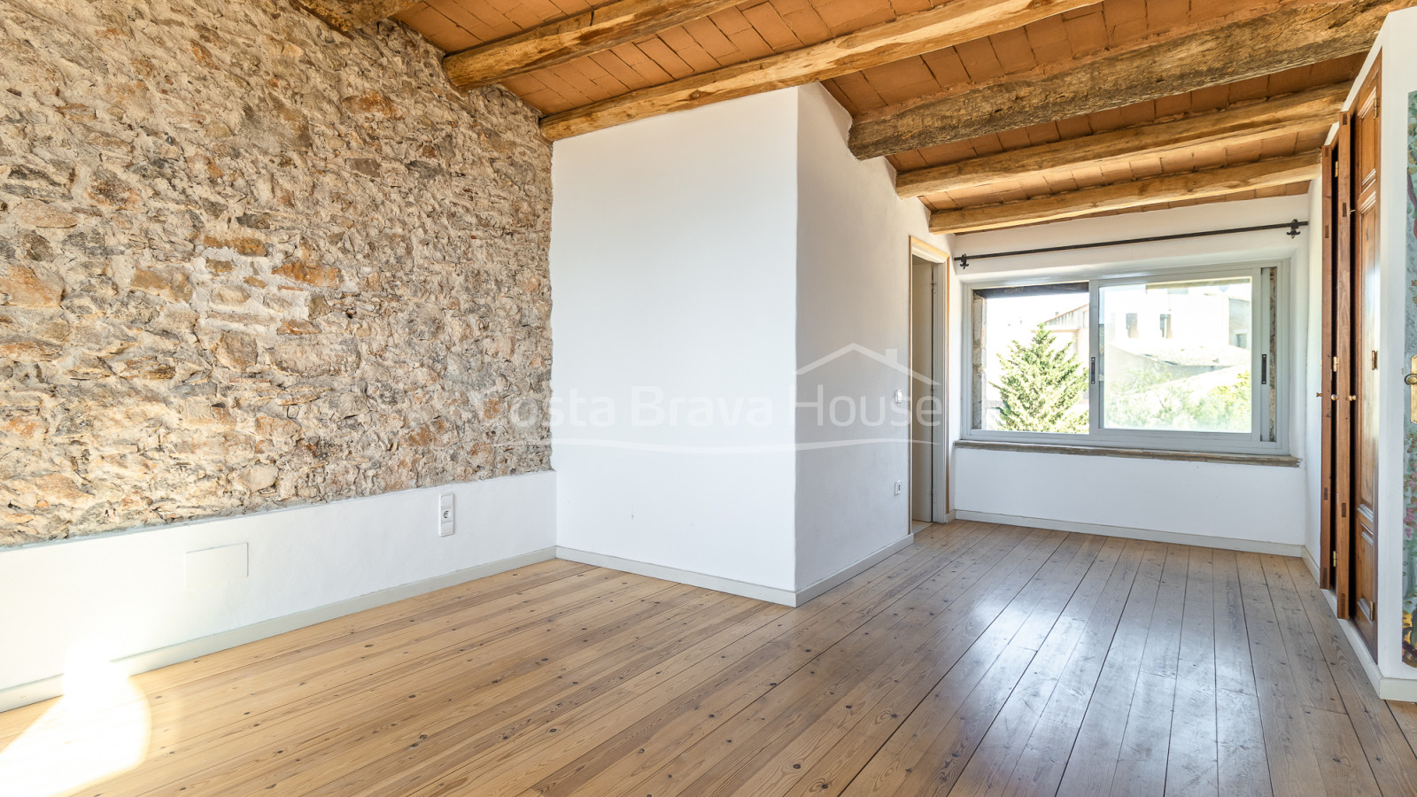 Casa rústica de pedra a Ullà