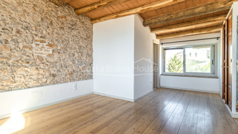 Casa rústica de pedra a Ullà