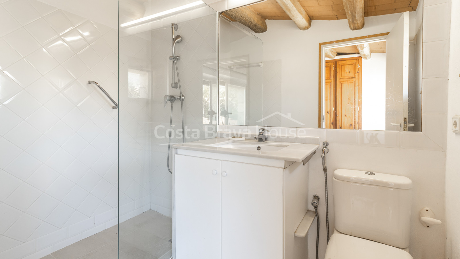 Maison rustique en pierre à Ullà