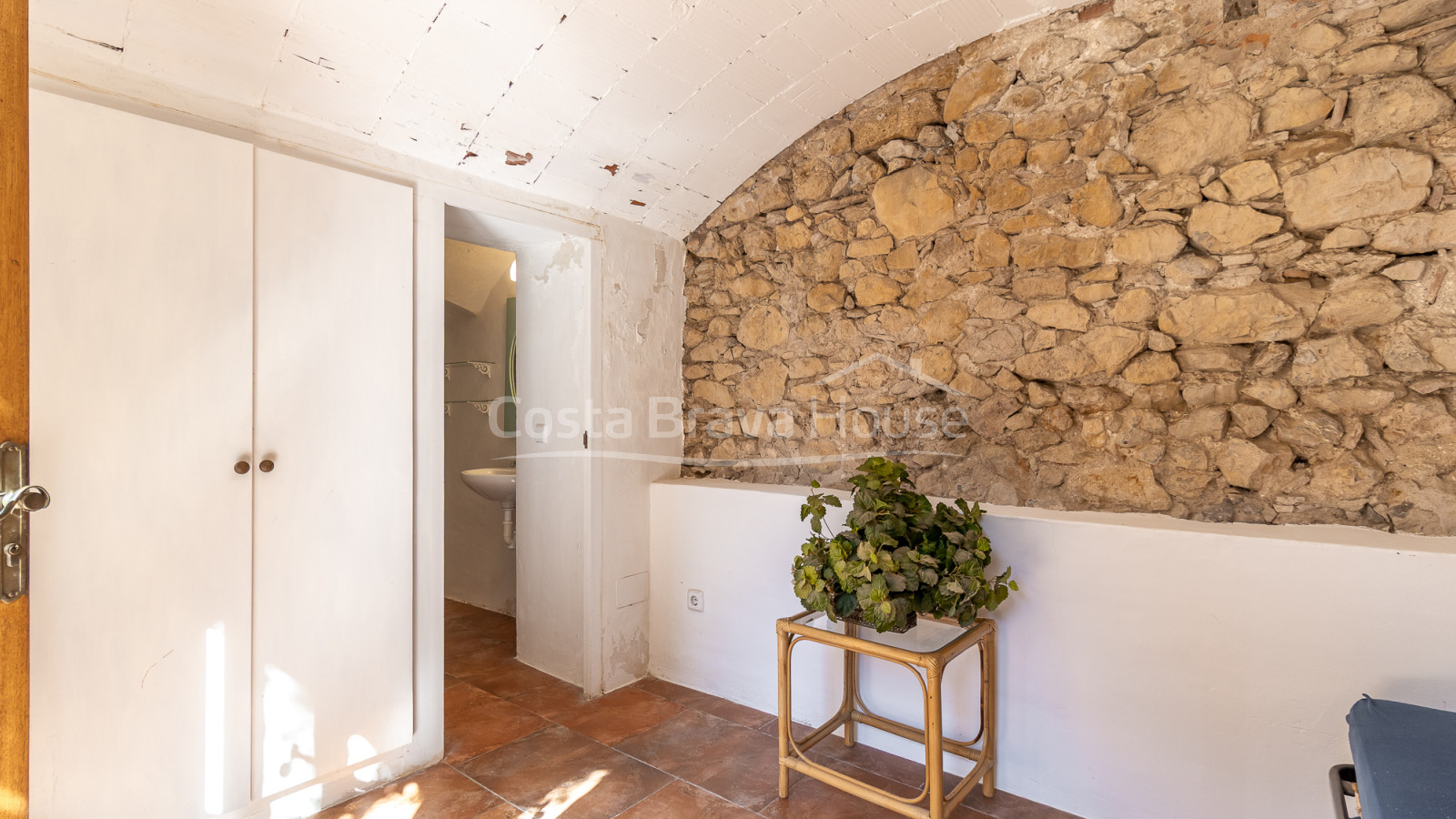 Rustic stone house in Ullà