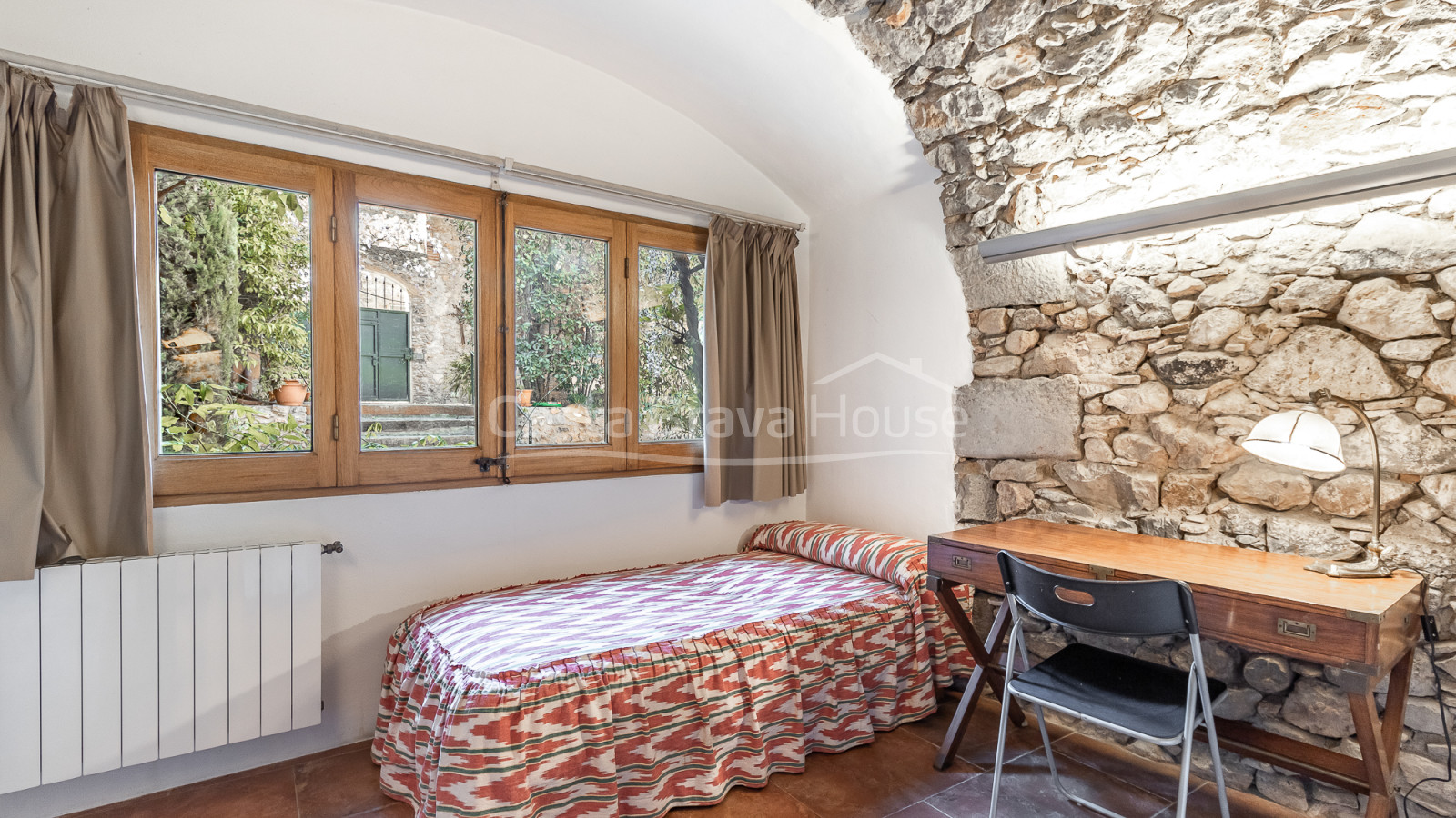 Rustic stone house in Ullà