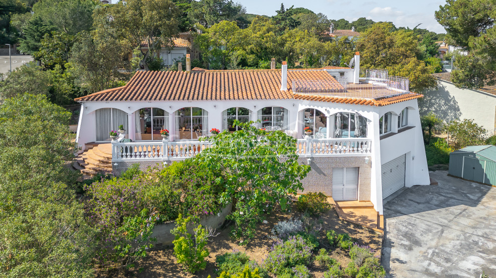 Casa en Pals con jardín y privacidad