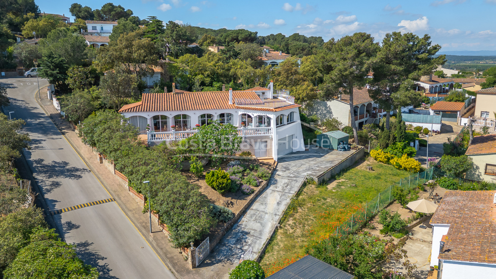House in Pals with garden and privacy