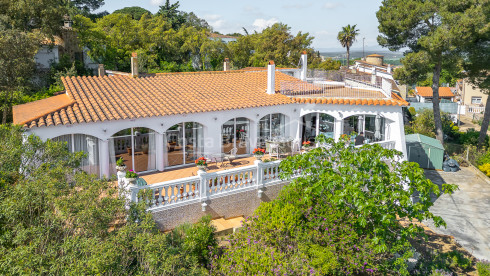 Casa en Pals con jardín y privacidad