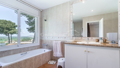Huis in Pals met tuin en privacy