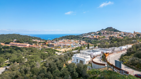 Casa de luxe d´obra nova amb jardí i piscina a Begur