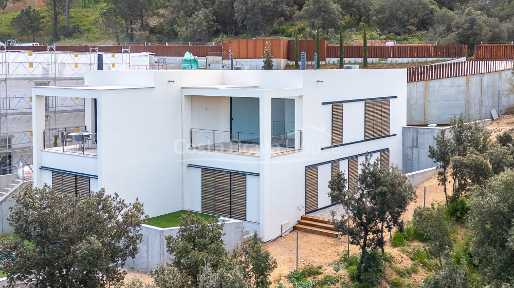 New construction luxury house with garden and pool in Begur