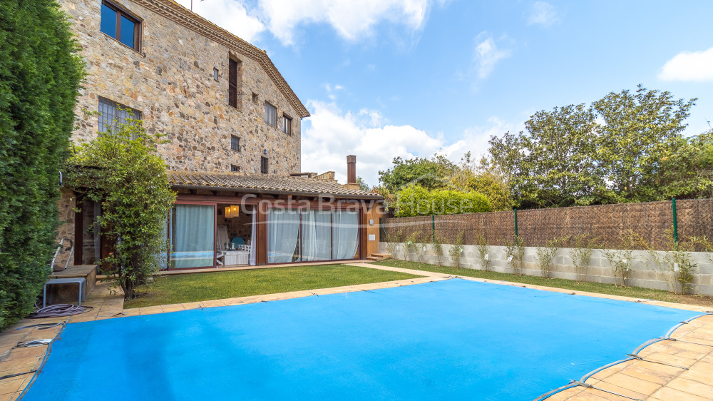 Casa con piscina en Torrent, Baix Empordà