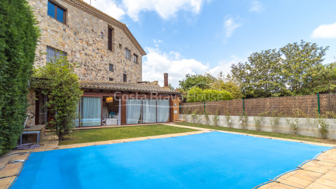 Casa con piscina en Torrent, Baix Empordà