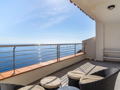 Exclusive apartment for sale with terrace and sea views in La Borna, Begur
