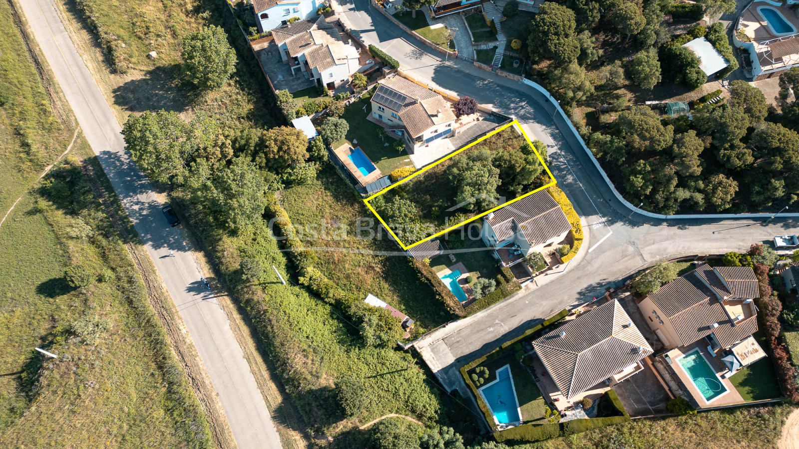 Parcelle constructible à Mont-ras à vendre