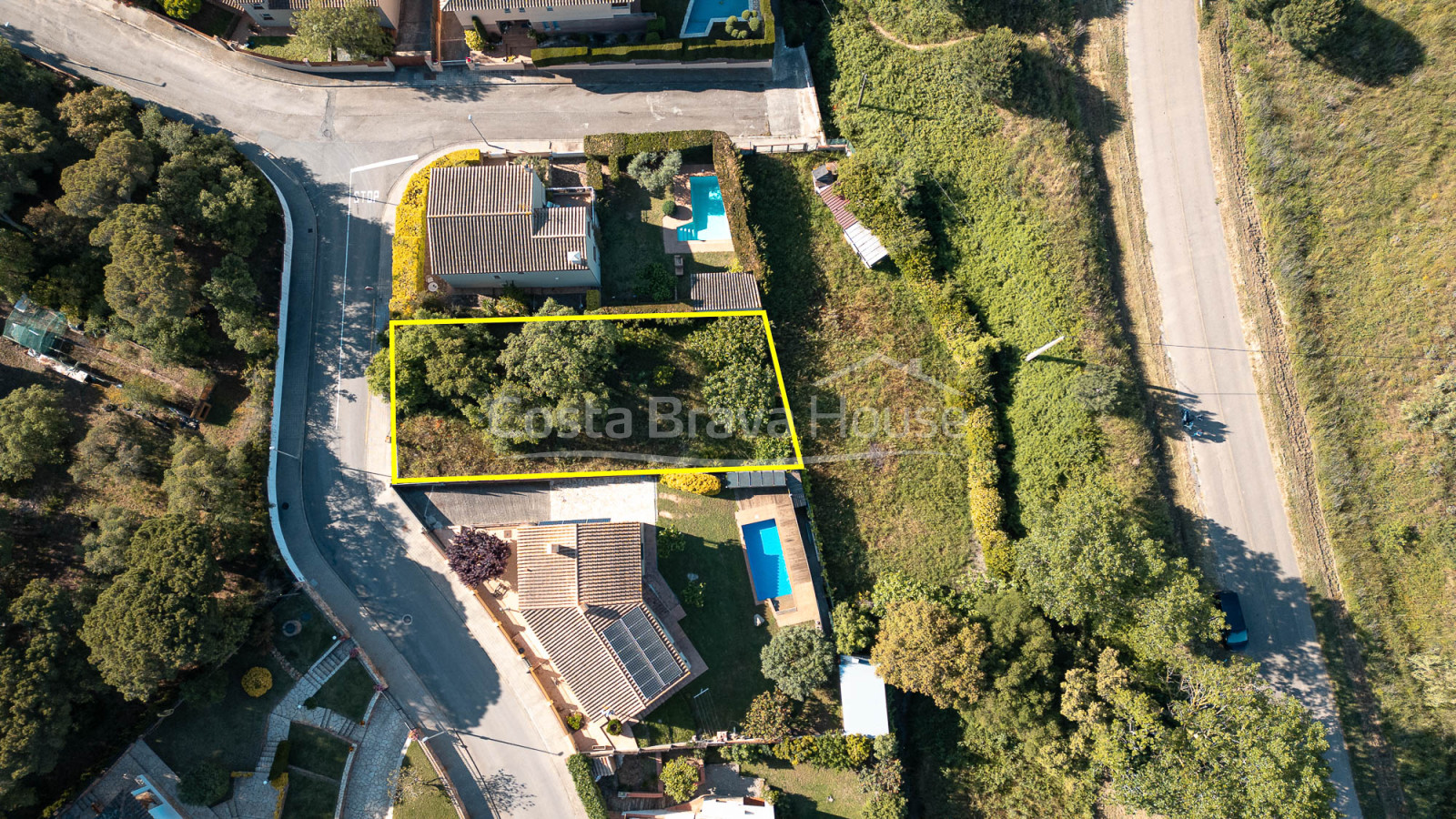 Parcelle constructible à Mont-ras à vendre