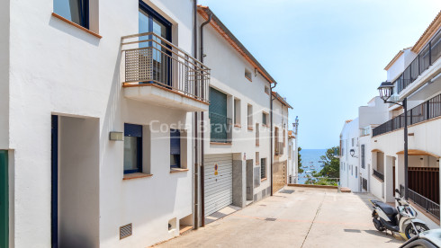 Maison à vendre à Calella avec vue sur la mer