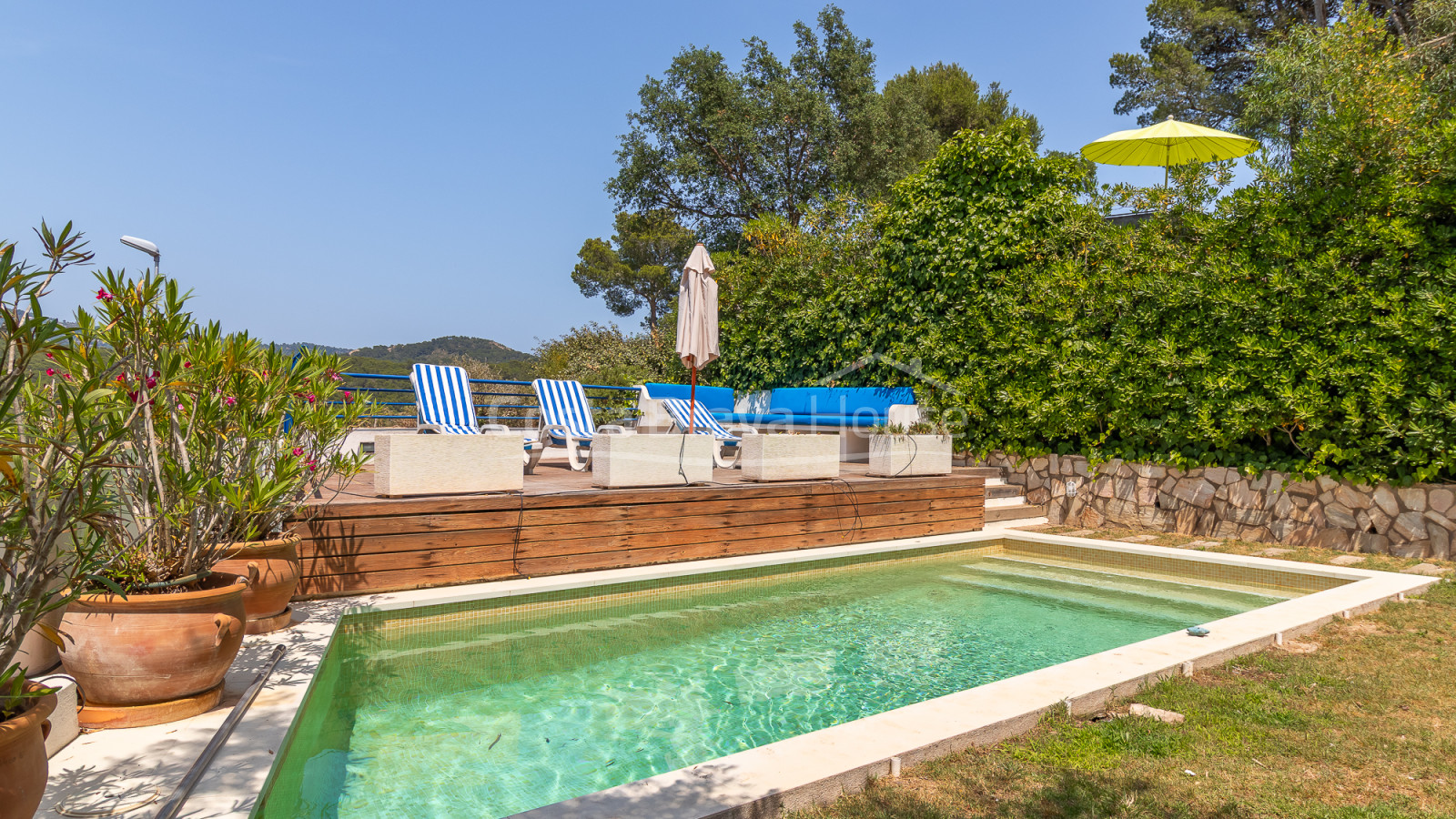House for sale with pool in Tamariu
