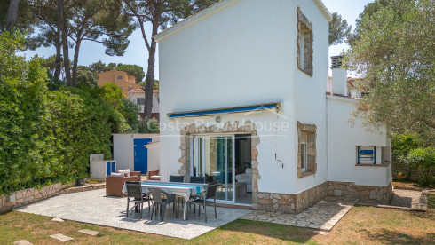 House for sale with pool in Tamariu