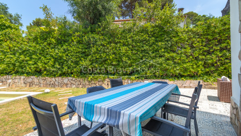 House for sale with pool in Tamariu