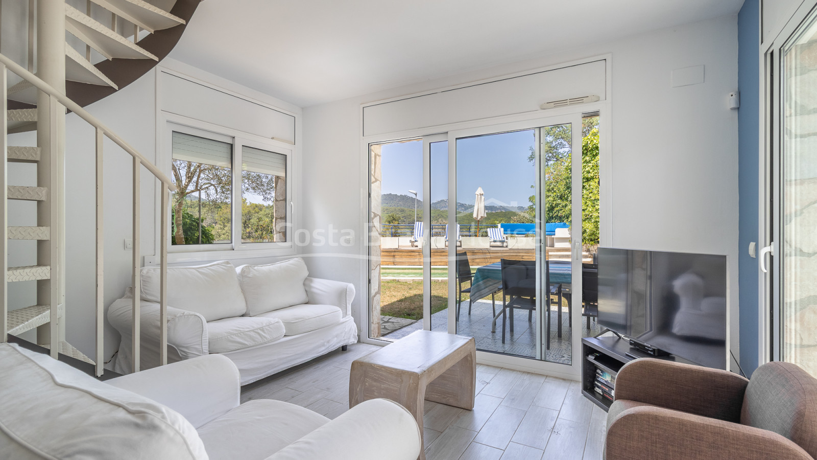 Casa en venta con piscina en Tamariu