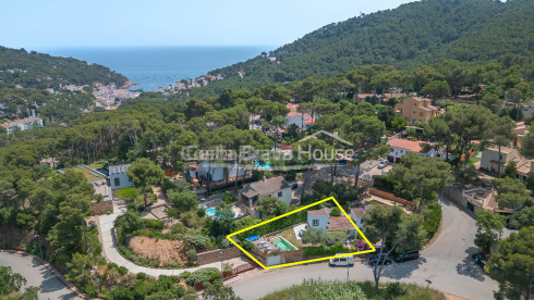 House for sale with pool in Tamariu
