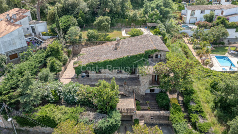Casa estilo masía en venta en Sant Antoni con licencia