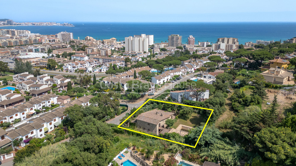Casa estilo masía en venta en Sant Antoni con licencia