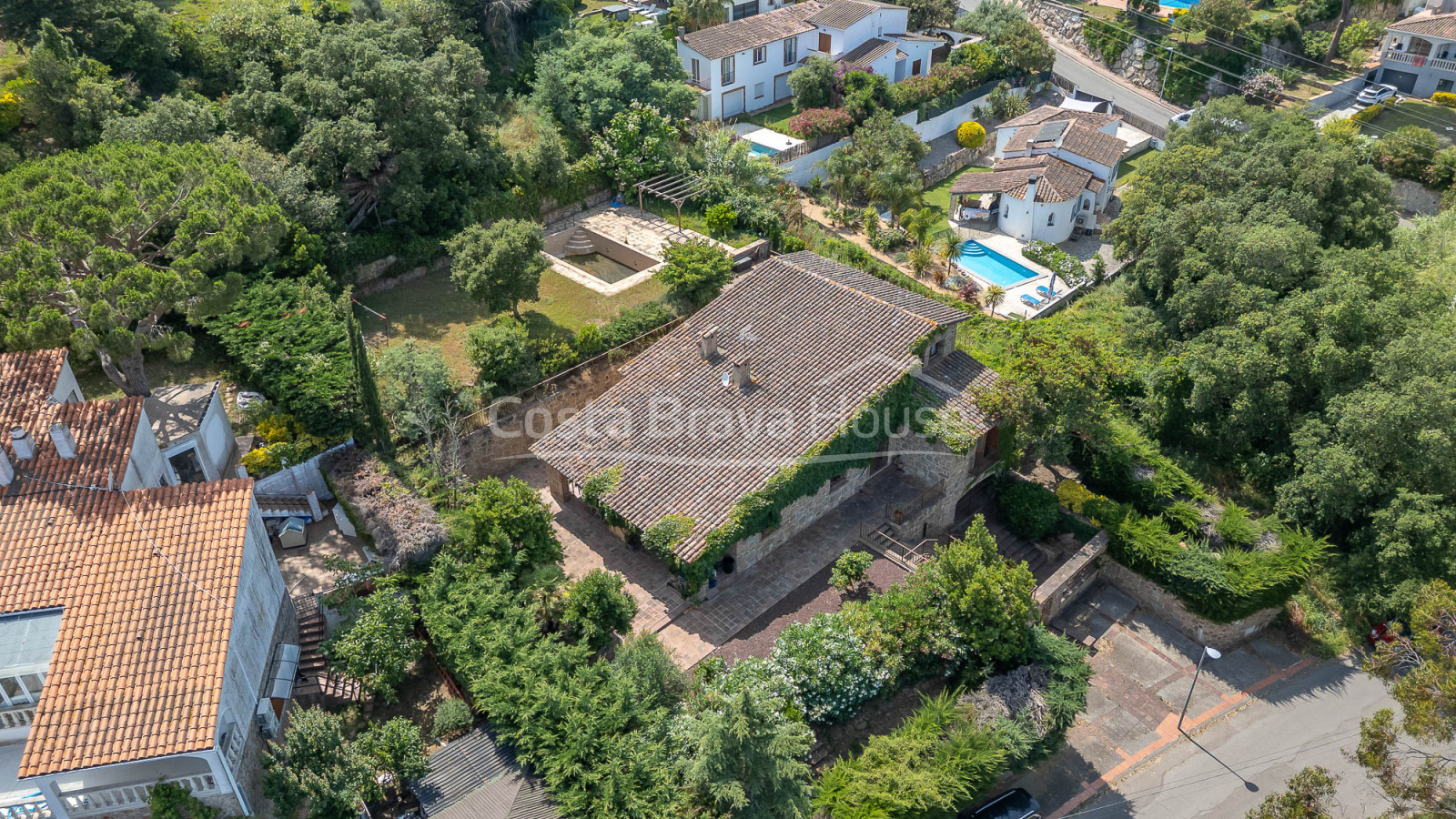 Casa estilo masía en venta en Sant Antoni con licencia