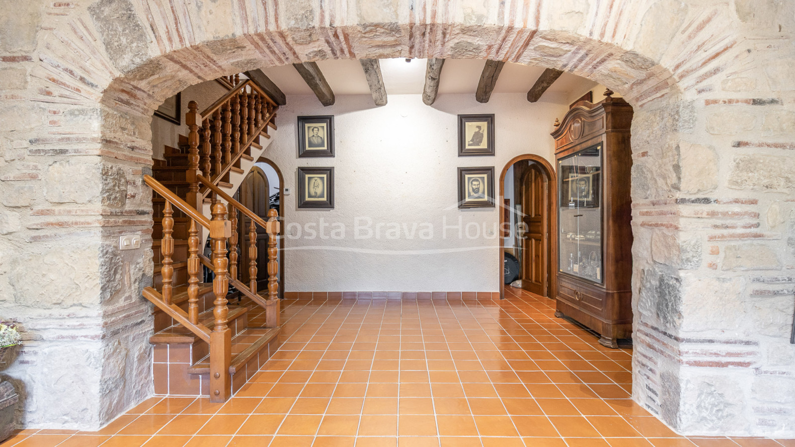Casa estilo masía en venta en Sant Antoni con licencia