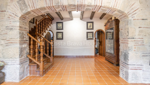 Casa estilo masía en venta en Sant Antoni con licencia
