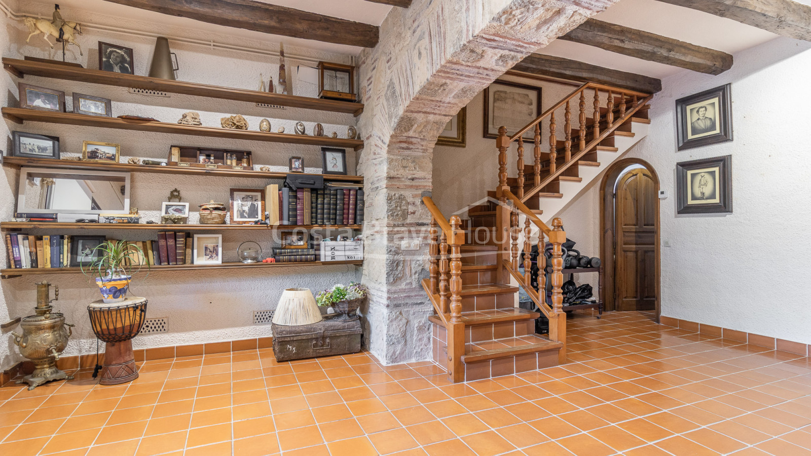 Casa estilo masía en venta en Sant Antoni con licencia