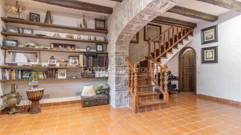 Casa estilo masía en venta en Sant Antoni con licencia