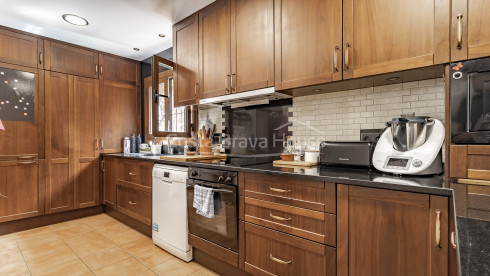 Casa estilo masía en venta en Sant Antoni con licencia
