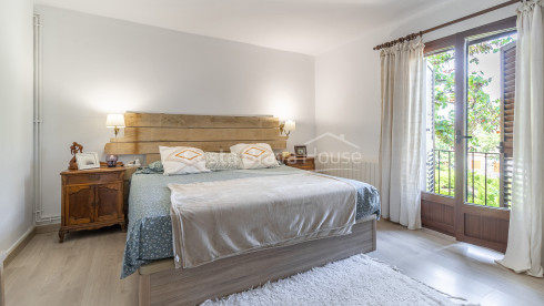Casa estilo masía en venta en Sant Antoni con licencia