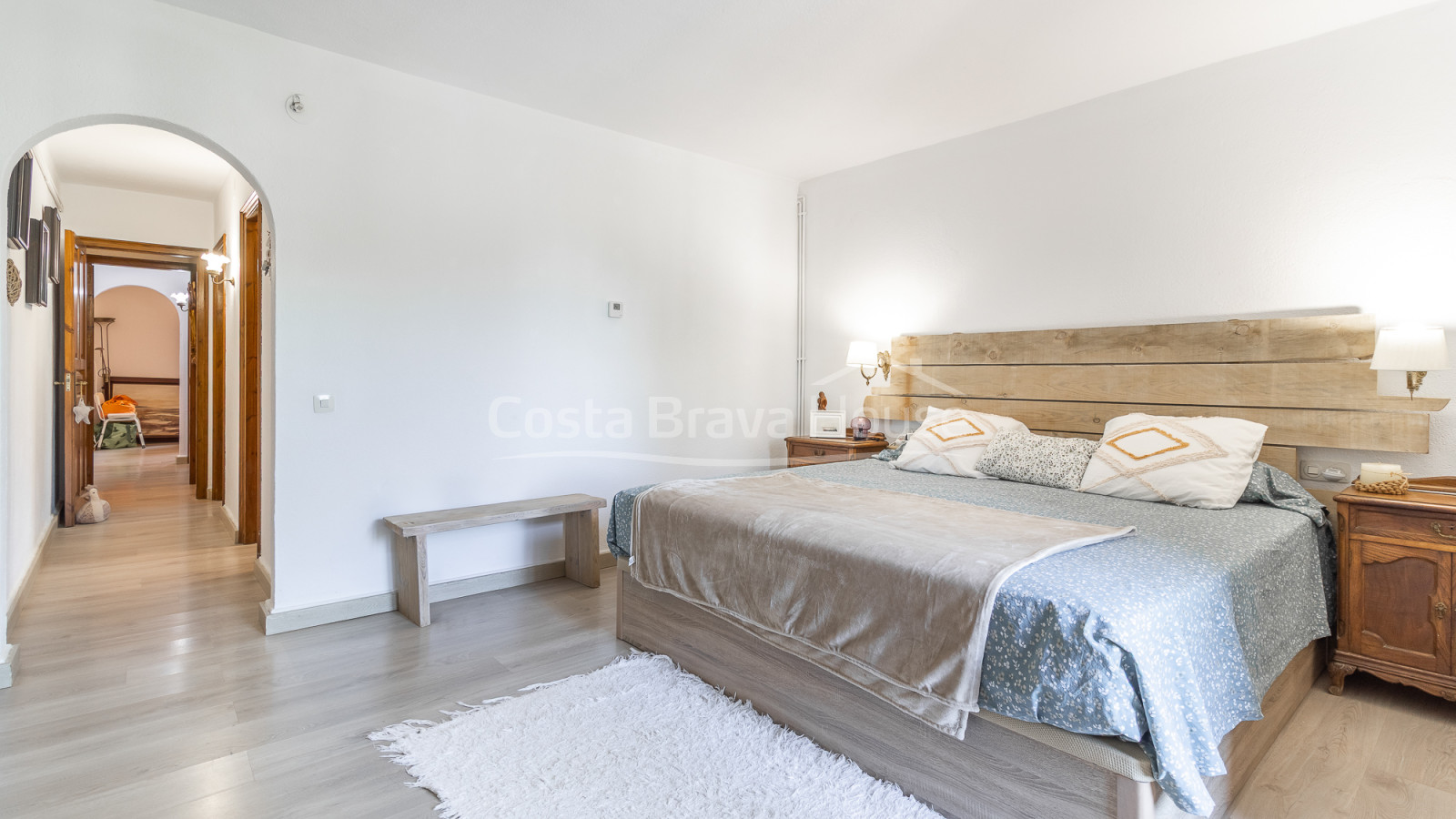 Casa estilo masía en venta en Sant Antoni con licencia