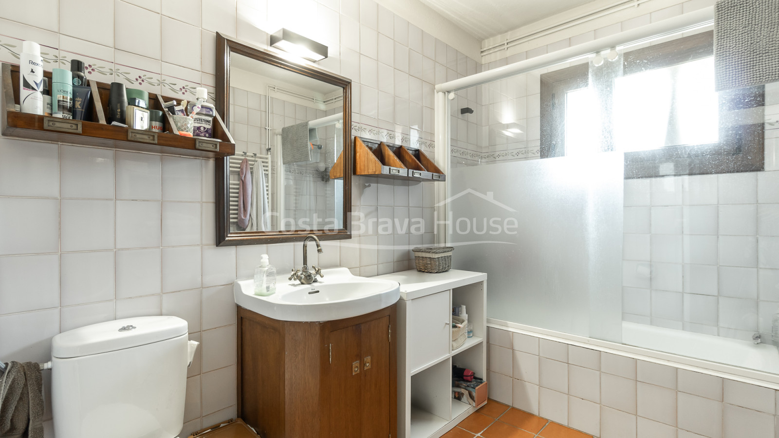 Casa estilo masía en venta en Sant Antoni con licencia