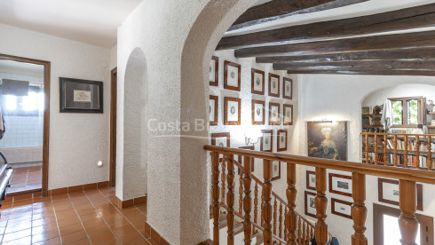 Casa estilo masía en venta en Sant Antoni con licencia