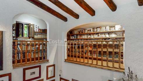 Casa estilo masía en venta en Sant Antoni con licencia