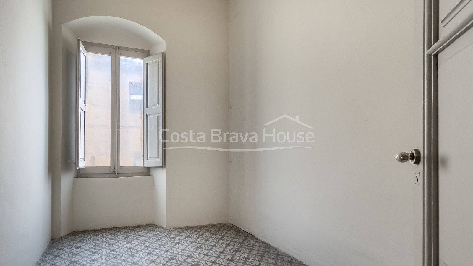 Maison moderniste à vendre dans le centre de Palafrugell