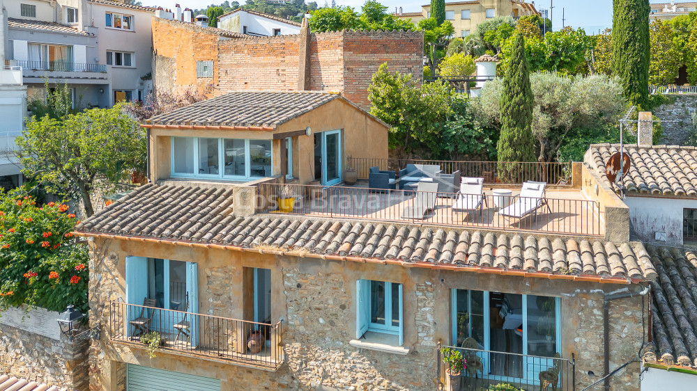 House in Begur with views of the castle